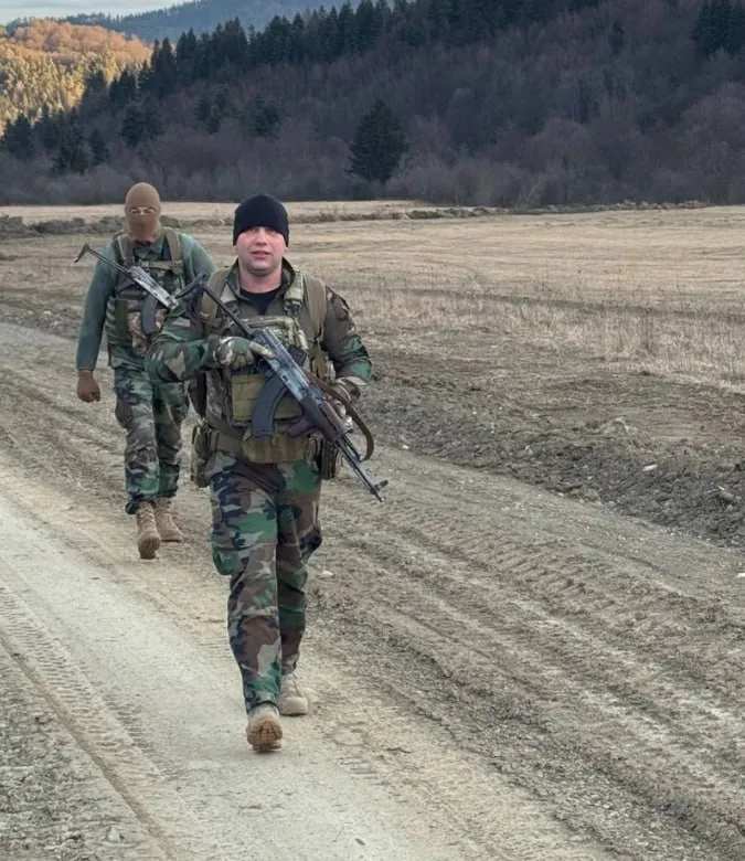 Militari moldoveni participă la instruiri montane în România