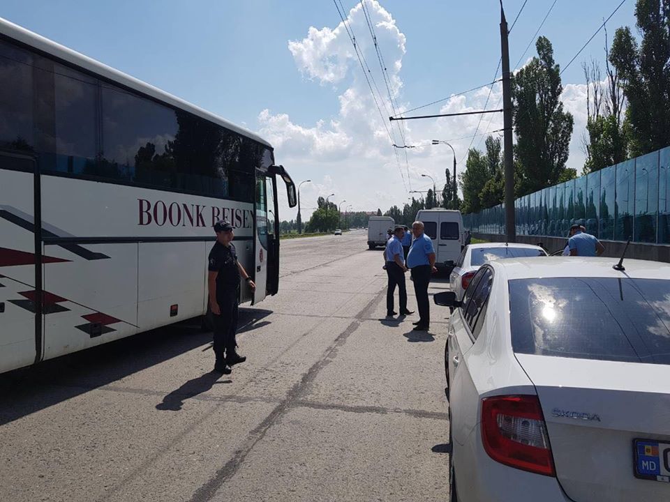 Несколько водителей были оштрафованы НААТ за нарушение правил перевозки пассажиров
