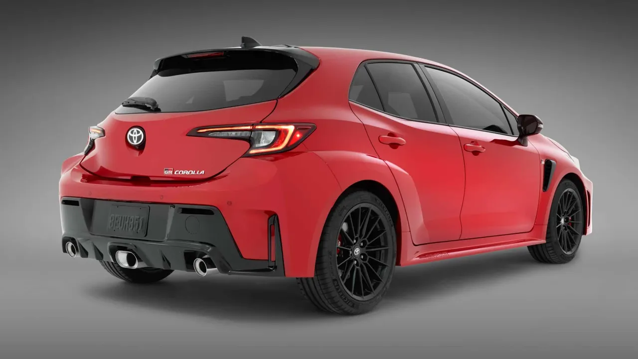 В США дебютировала новая Toyota GR Corolla 2025