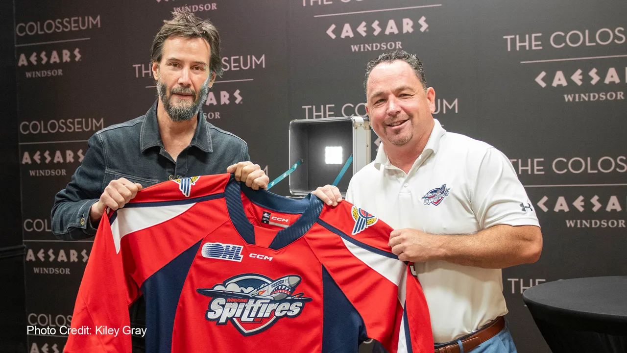 Keanu Reeves a semnat un contract cu un club de hochei