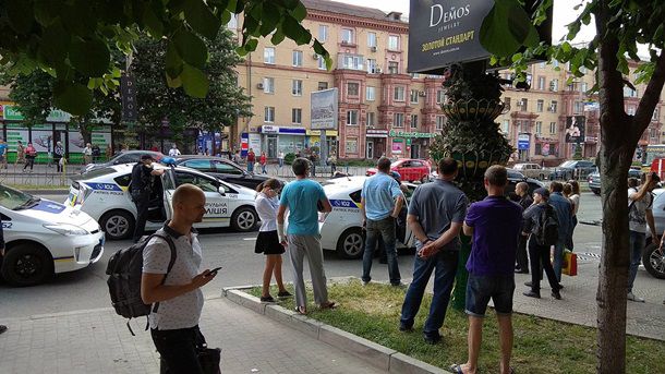 В Запорожье столкнулись десять авто и автобус