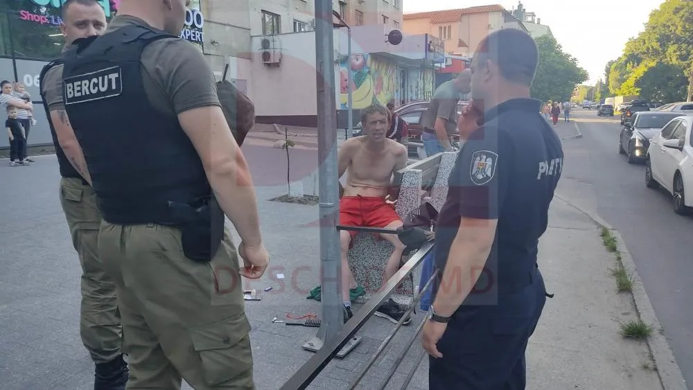 В Кишиневе задержан мужчина, угрожавший ножом прохожим