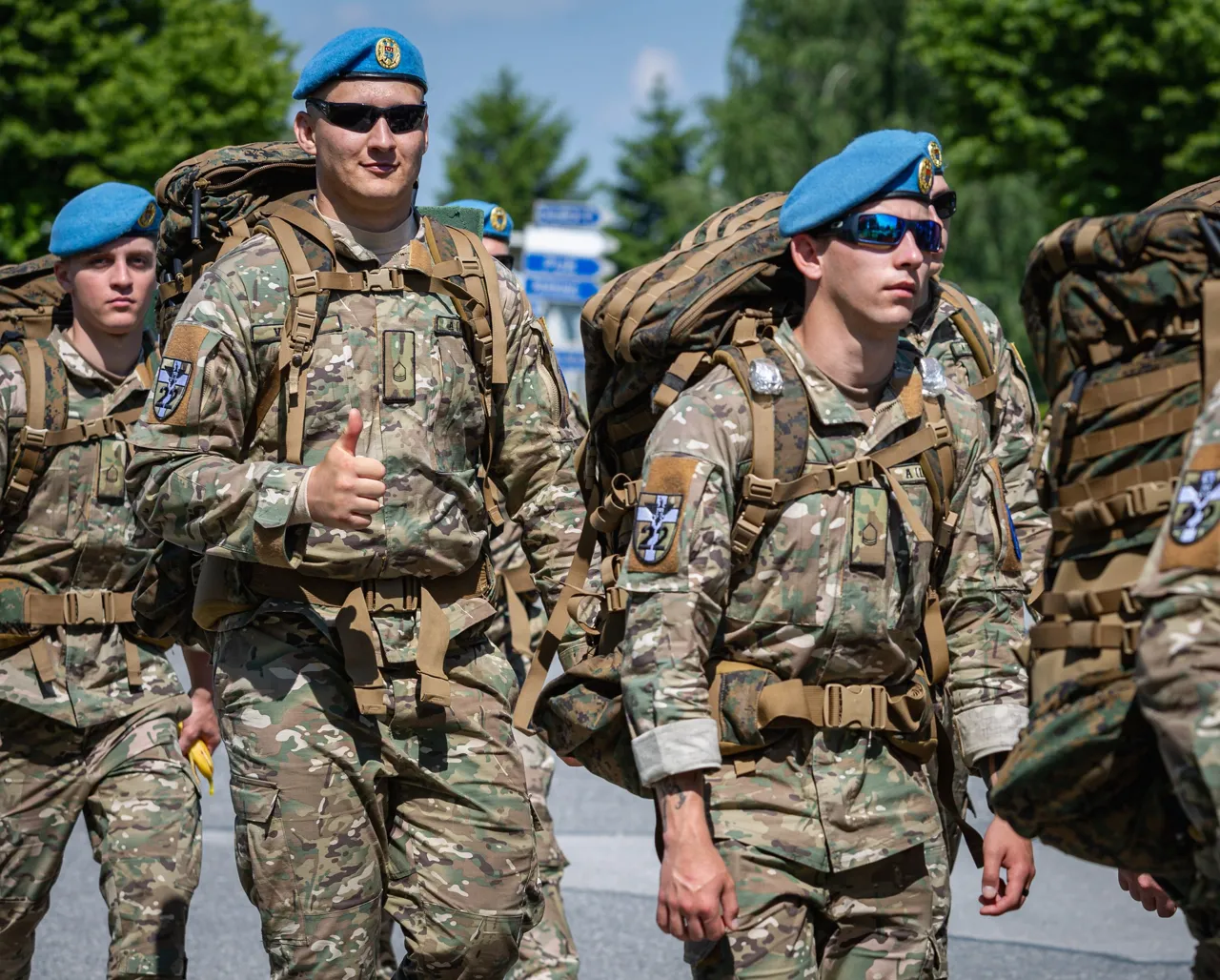 Pacificatorii moldoveni din Bosnia și Herțegovina, la pas într-un marș pe o distanță de 22 de km