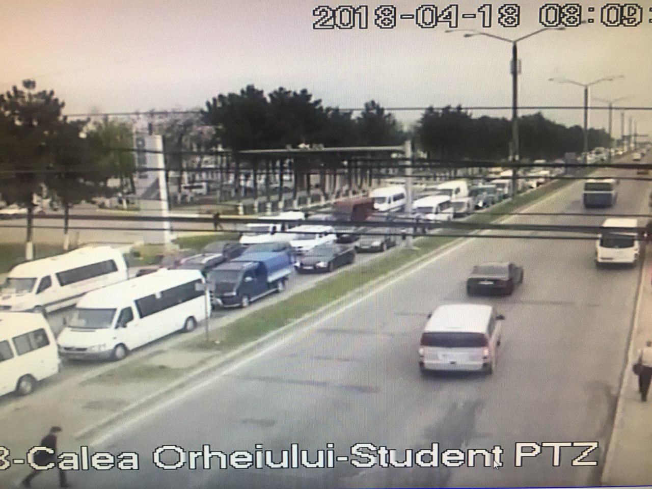 Служба InfoTrafic сообщила о ДТП и пробках в столице
