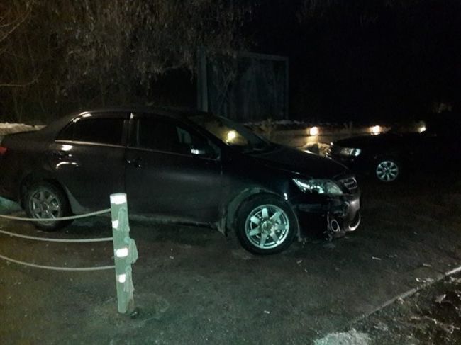 La intrare Coloniţa o maşină a lovit violent două atomobile parcate
