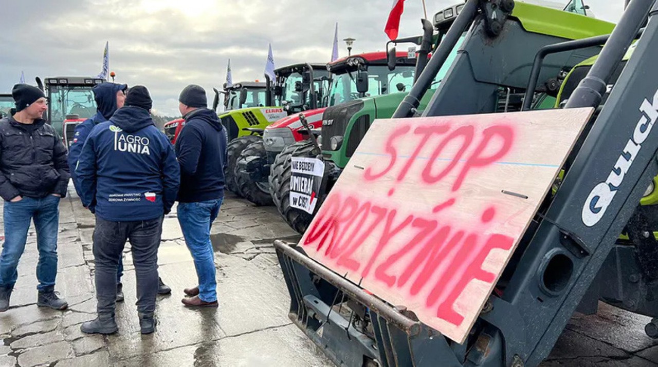В Польше фермеры блокируют дороги в знак протеста