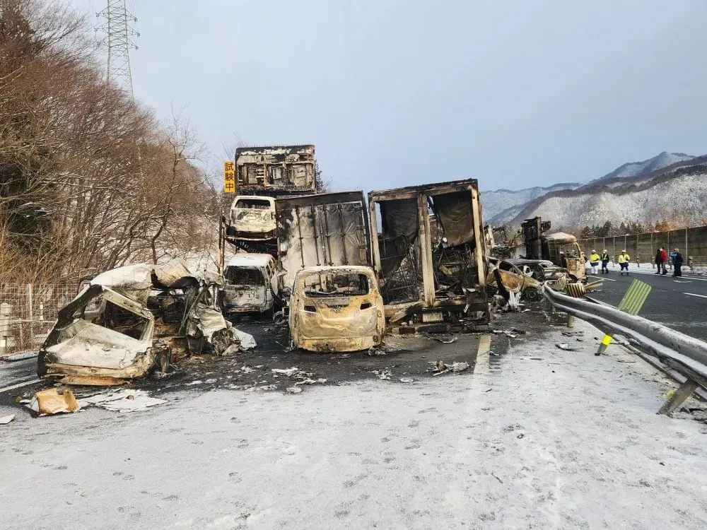 В Японии произошла авария с участием более полусотни машин
