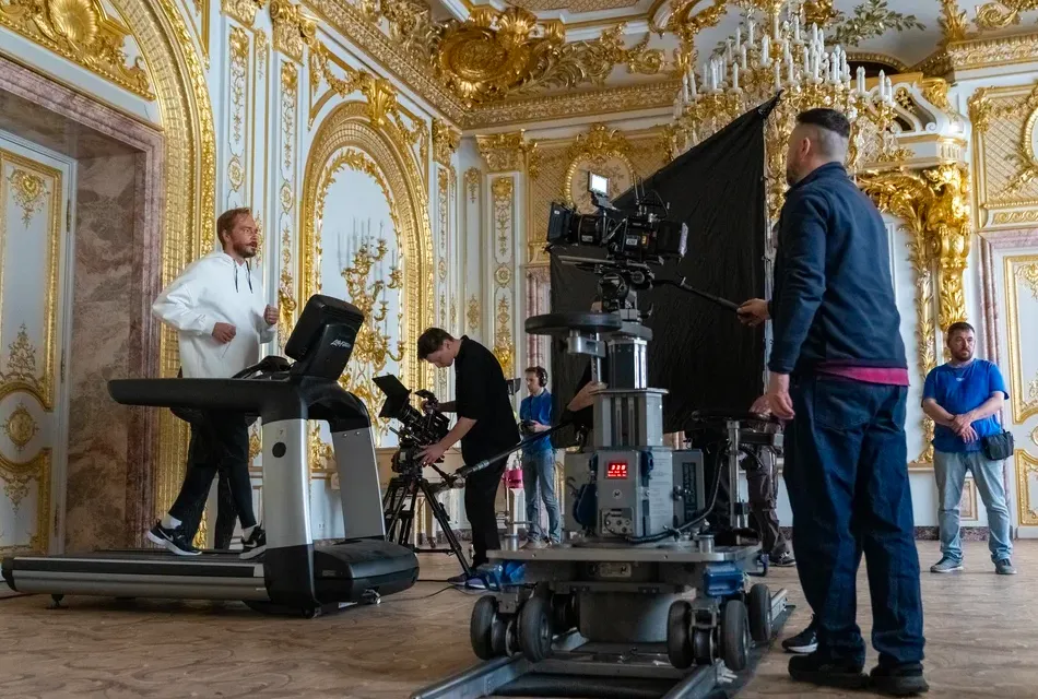 Завершились съемки сериала «Азазель» по роману Бориса Акунина о Фандорине