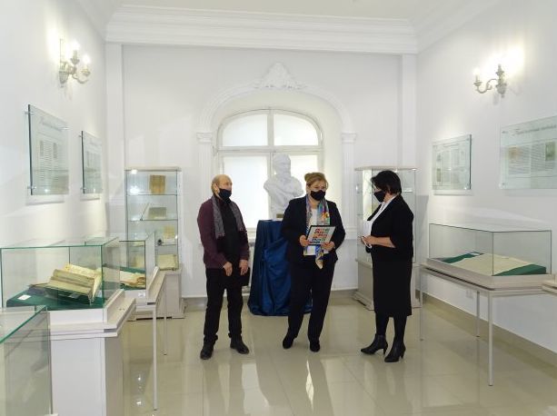 В Национальной библиотеке открылась выставка «Искусство почерка»