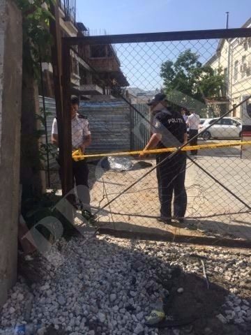 На одной из столичных строек рабочий насмерть разбился, упав с крана