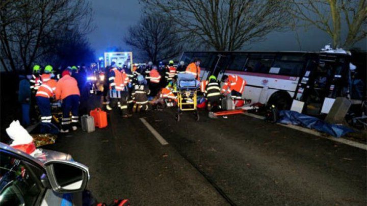 Cehia: Accident grav lângă Praga. Sunt morți și răniți