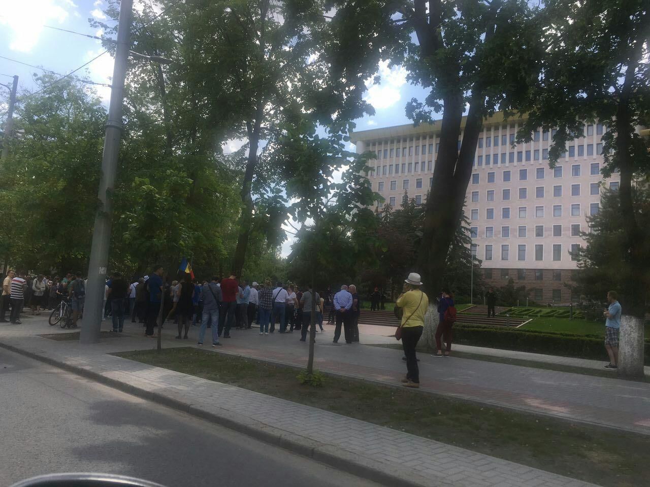 Protestul împotriva schimbării sistemului electoral a suferit eșec total