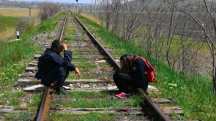 O fată de 16 ani s-a certat cu rudele şi a decis să-şi pună capăt zilelor