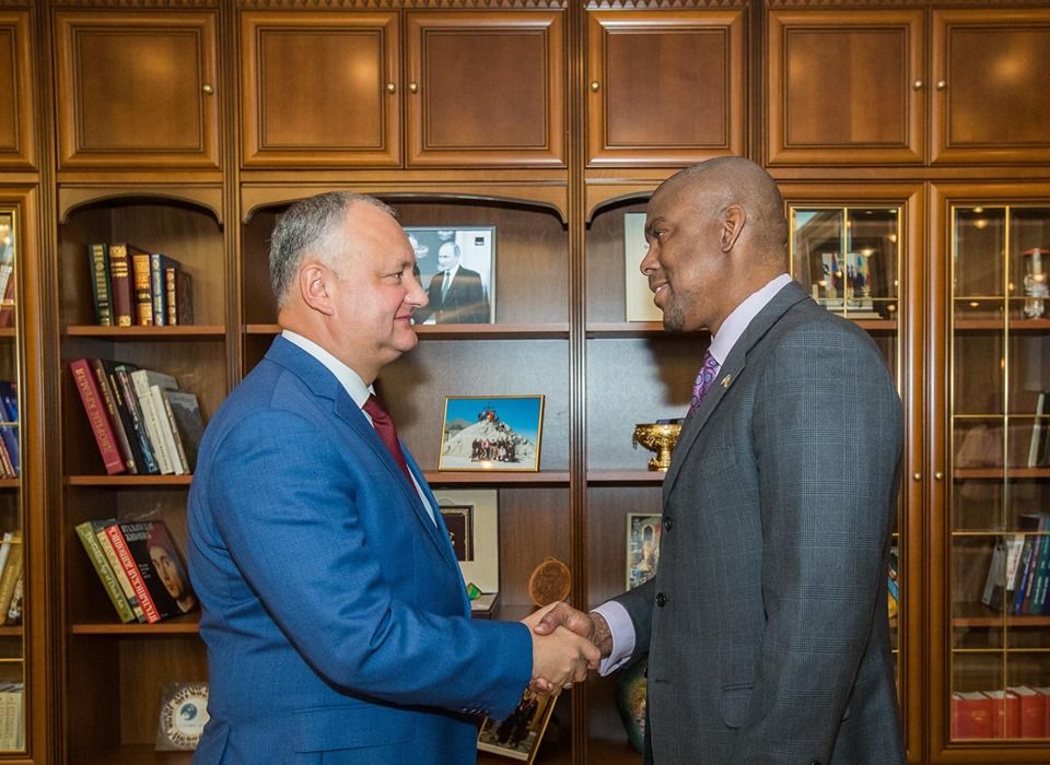 Додон обсудил с Хоганом свой предстоящий визит в США