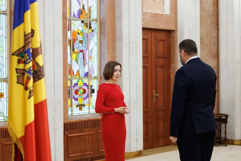 Лилиан Кишка был приведен к присяге президентом Майей Санду
