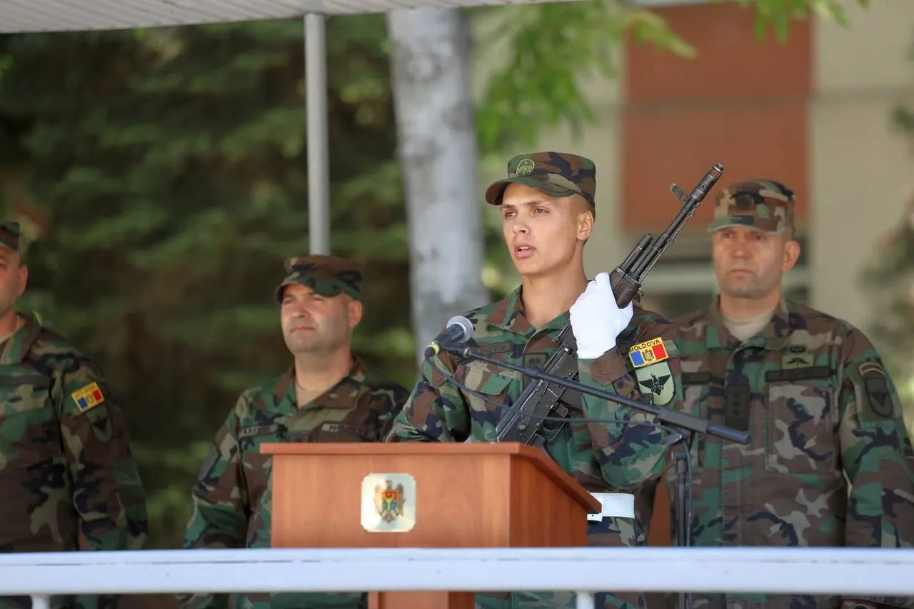 Новобранцы Национальной армии принесли военную присягу