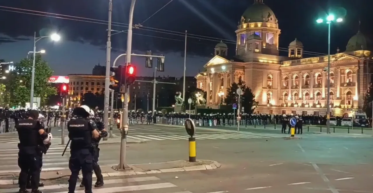 В Сербии вспыхнули беспорядки после антиправительственных протестов