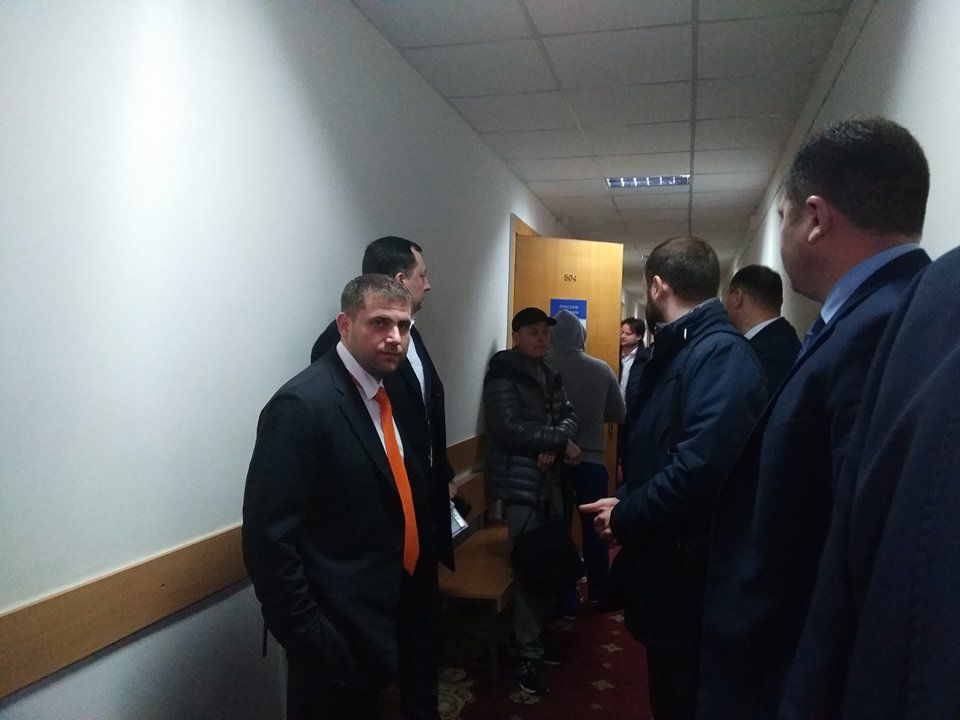 На новое слушание по делу Лучинского Шор прибыл в окружении телохранителей