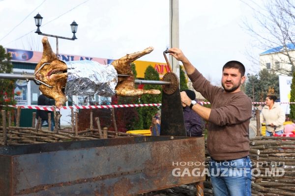 В Комрате начались массовые гуляния на праздновании Дня вина