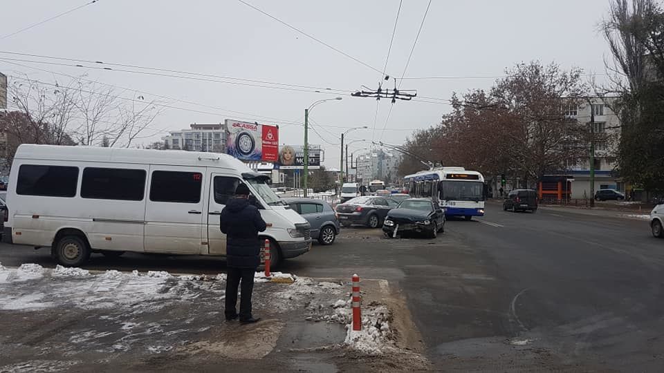 На Ботанике столкнулись сразу четыре автомобиля
