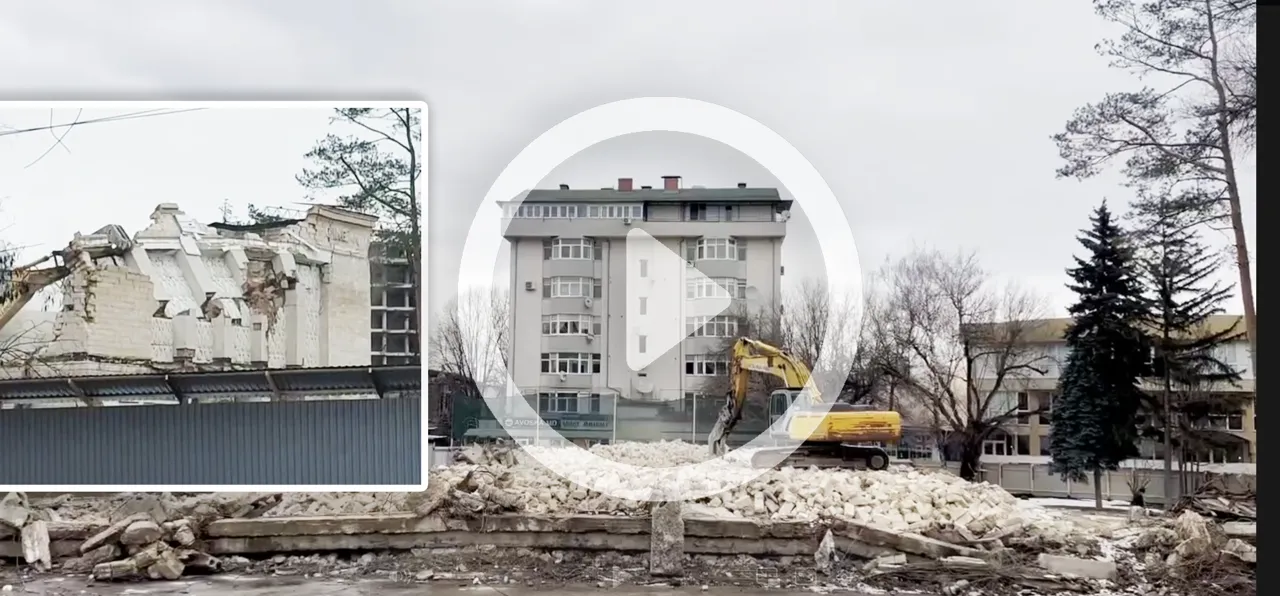 В Кишинёве полностью снесли кинотеатр Gaudeamus