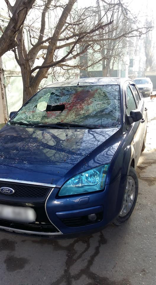 В Кишиневе женщина выместила злость на автомобиле возлюбленного