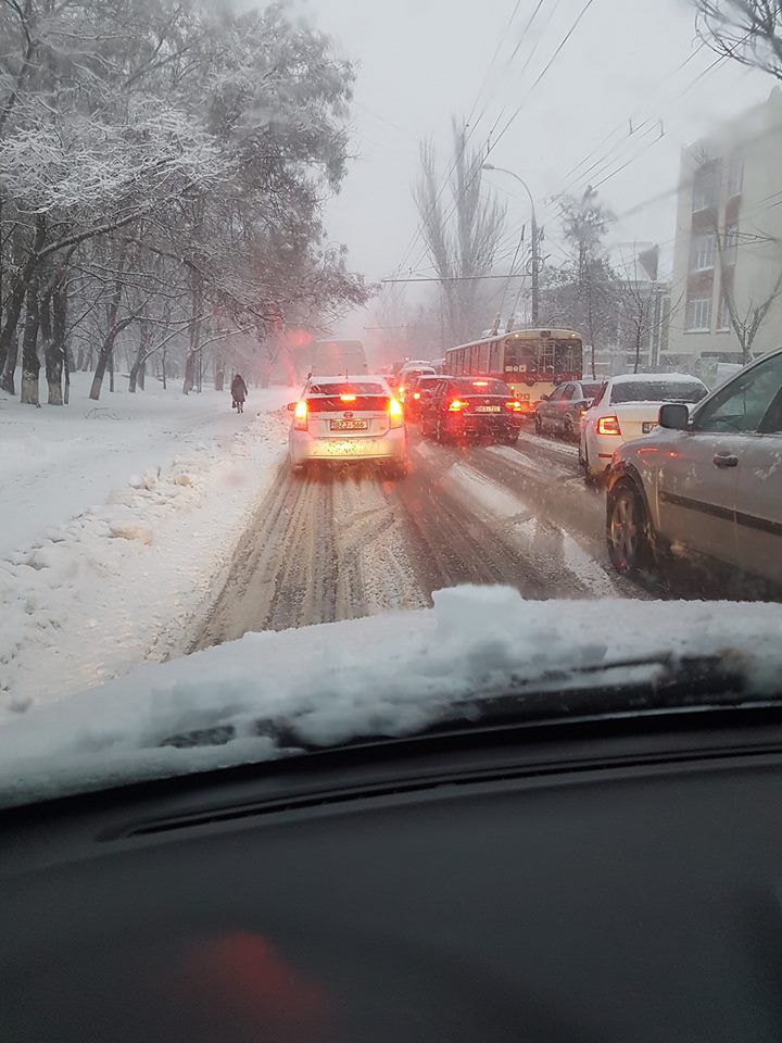 Infotrafic 14:25: Trafic paralizat. Accidente rutiere în Capitală