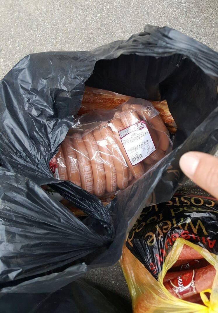 Kilograme de mezeluri din carne de porc suspecte urmau să ajungă pe piețe