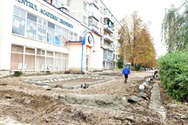 В Кишиневе на месте незаконной парковки обустроят зону отдыха