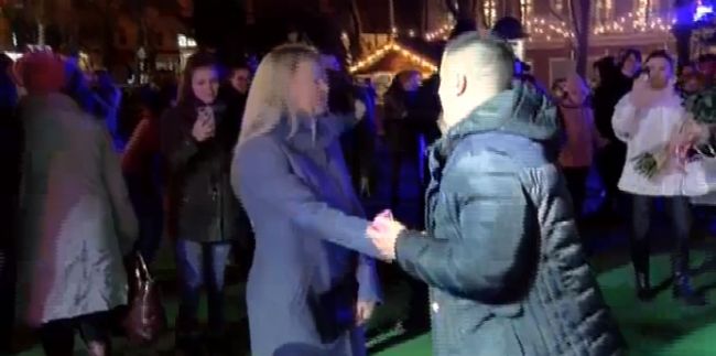 Кишиневец сделал предложение своей девушке на Рождественской ярмарке