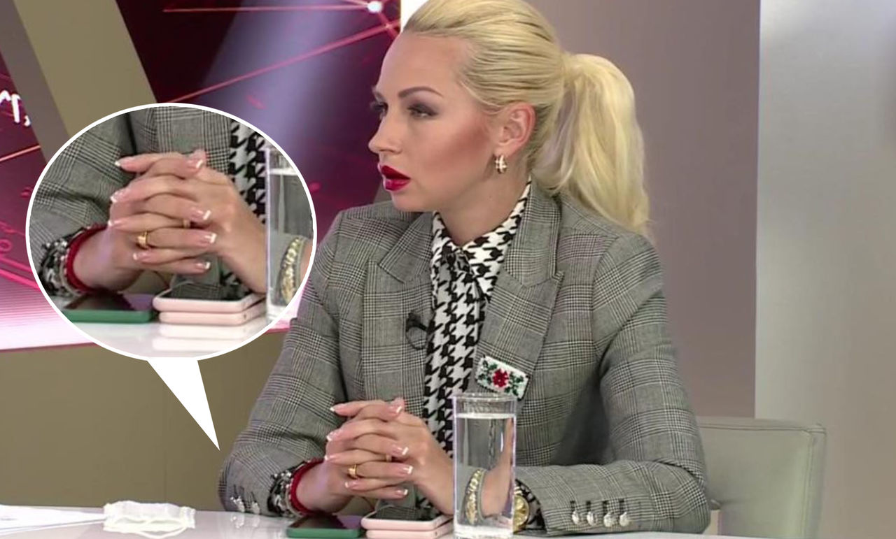 Таубер рассказала, зачем ей три мобильных телефона