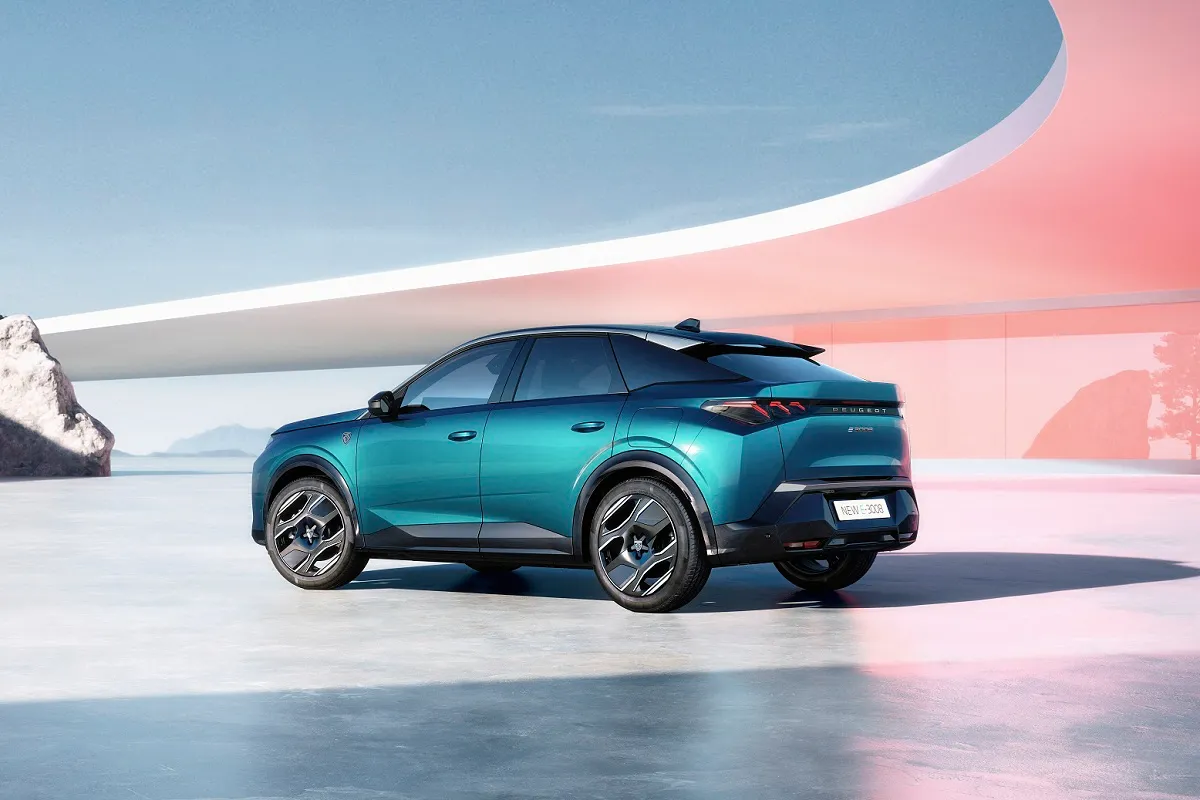 Гибрид или электро: раскрыты новые подробности и цена Peugeot 3008 2024