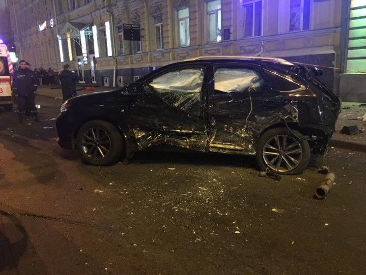 В Харькове внедорожник въехал в толпу: 6 погибших