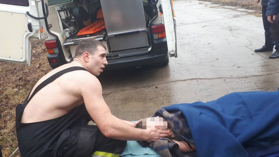 В столице девушка едва не утонула, провалившись под лед