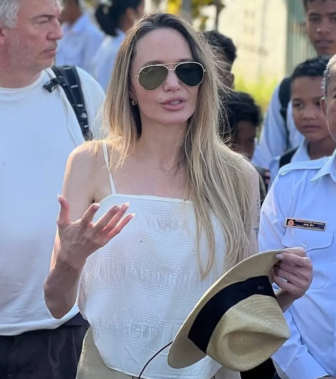 Angelina Jolie i-a surprins pe fani cu înfățișarea sa: Nu este deloc ea