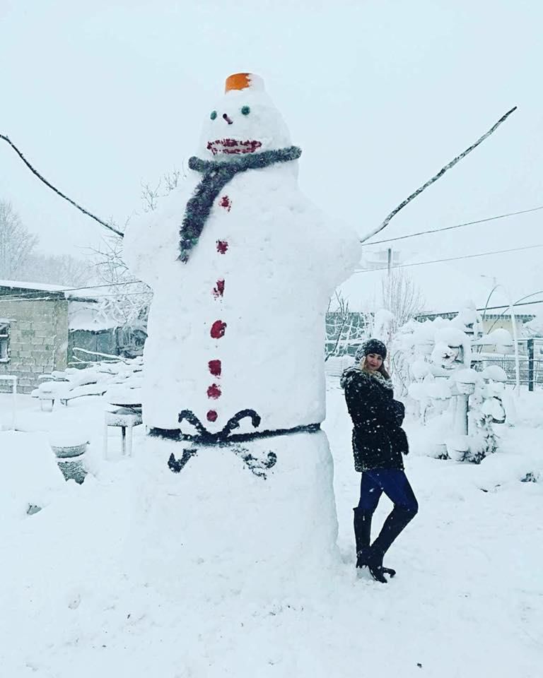 Iarna în satele Moldovei. La Tohatin, babă de zăpadă de trei metri