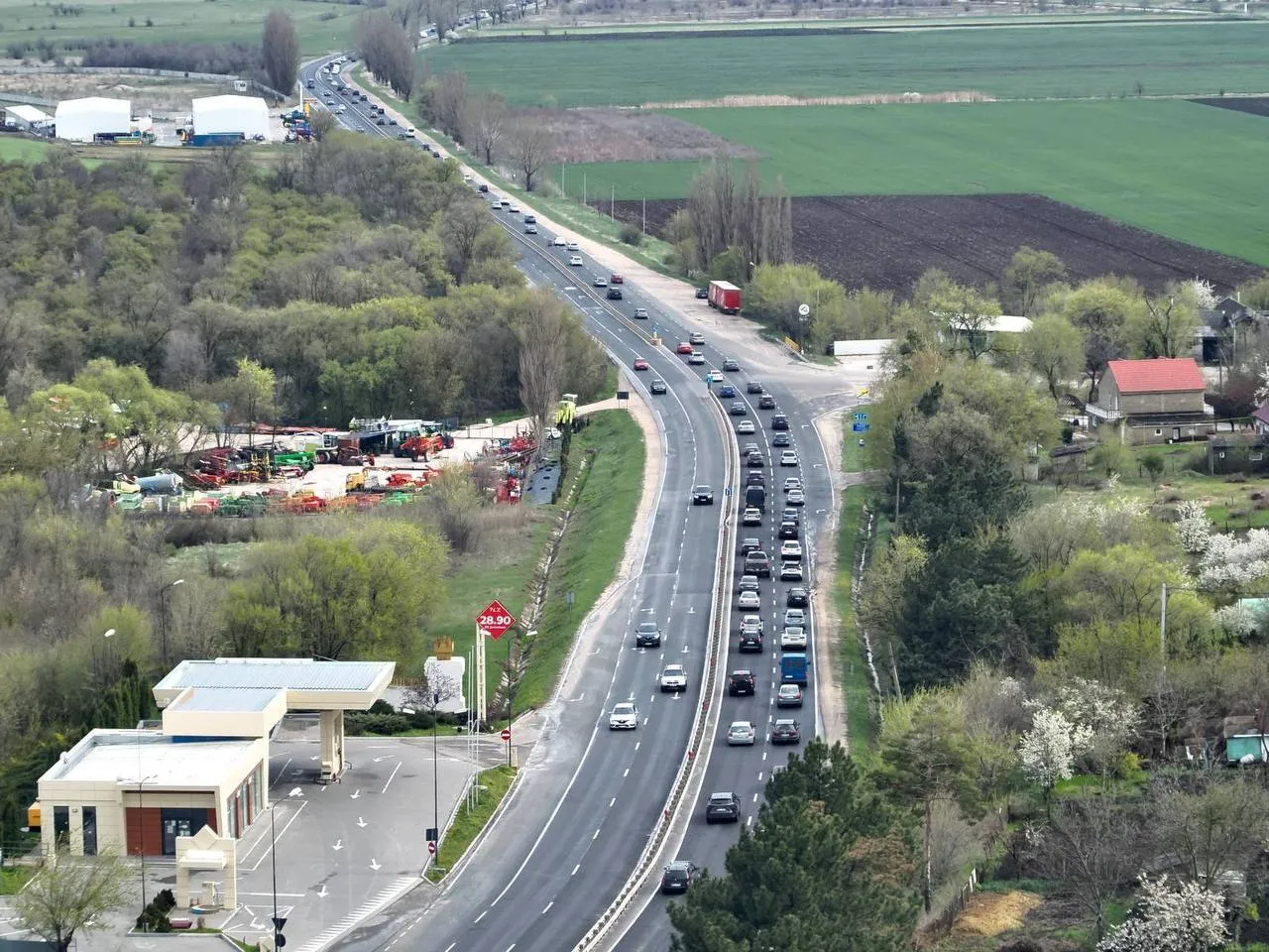 Trafic aglomerat pe traseele de intrare în Capitală