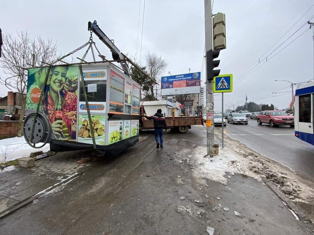 Чебан: Тротуар на улице Пана Халиппа стал чище и просторнее без киосков