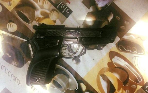 В кафе Затоки посетитель устроил стрельбу