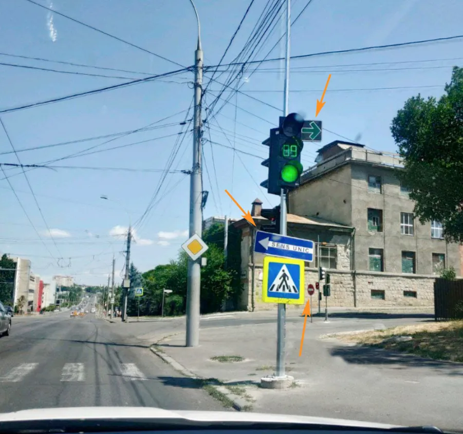 На улице М. Витязул установили дорожные знаки, противоречащие друг другу