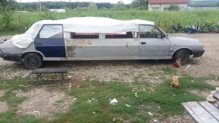 O limuzină unică: Are 7 metri lungime şi nimeni nu ştia că există