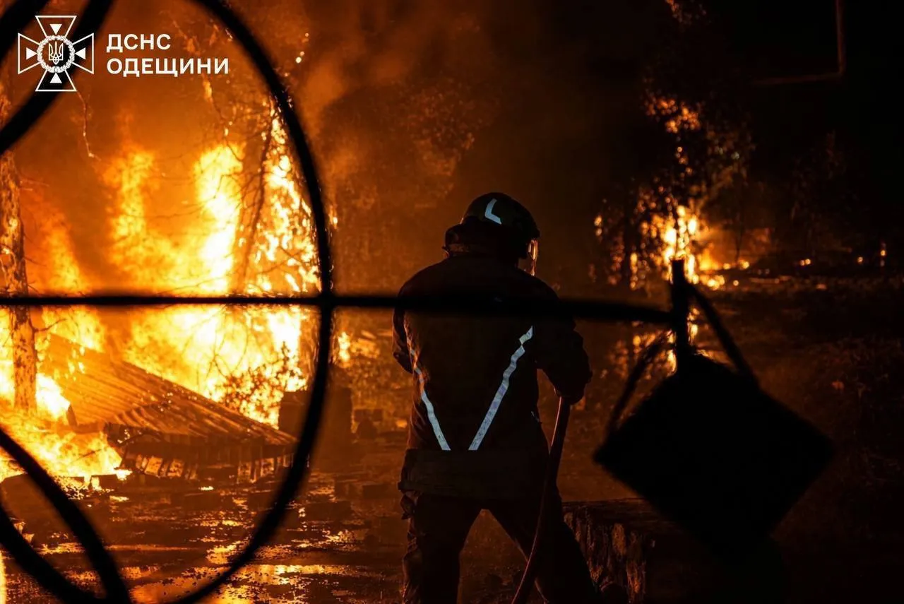 Россия атаковала жилые дома и порт в Одесской области: есть погибшие и раненые