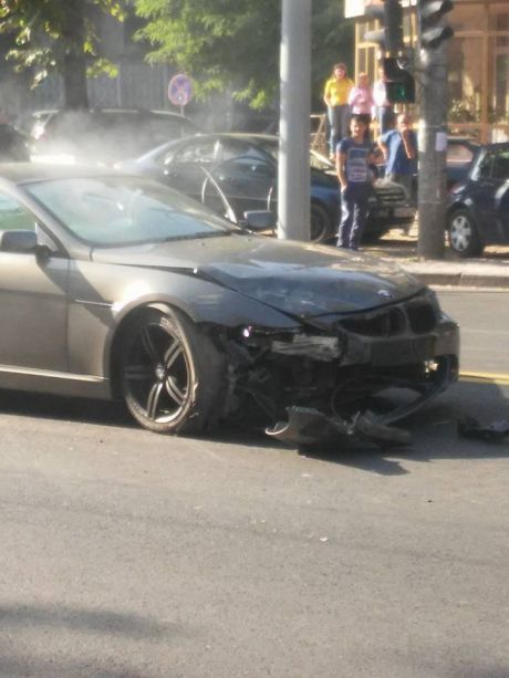 Accident de lux în Capitală: Două maşini, grav avariate