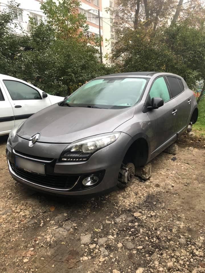 На Телецентре воры оставили припаркованный автомобиль без колес