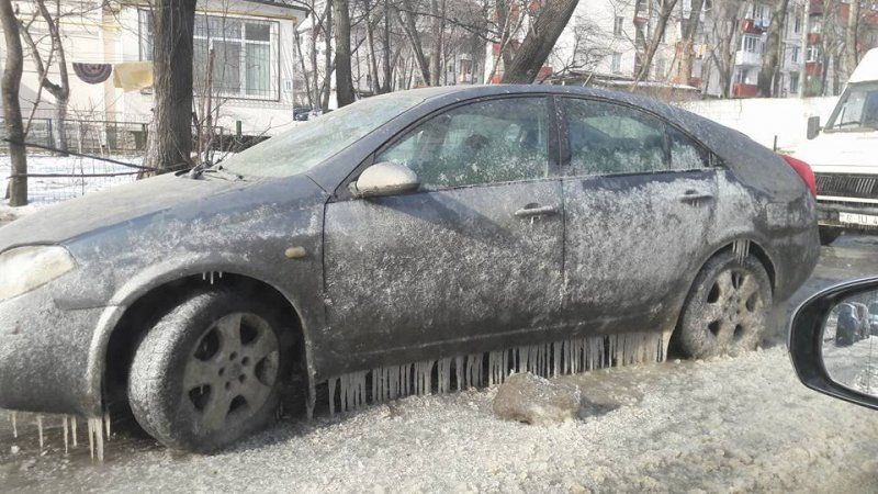 На Рышкановке обнаружили вмёрзший в лёд автомобиль