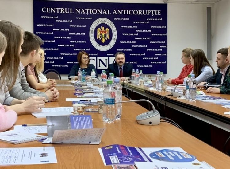 Волонтеры НЦБК внедрят инновационные методы борьбы с коррупцией в учебных заведениях