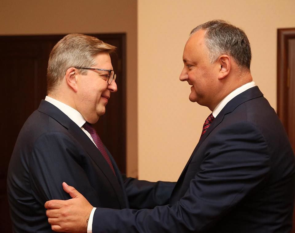 Додон наградил Пиркку Тапиола „Орденом почета”
