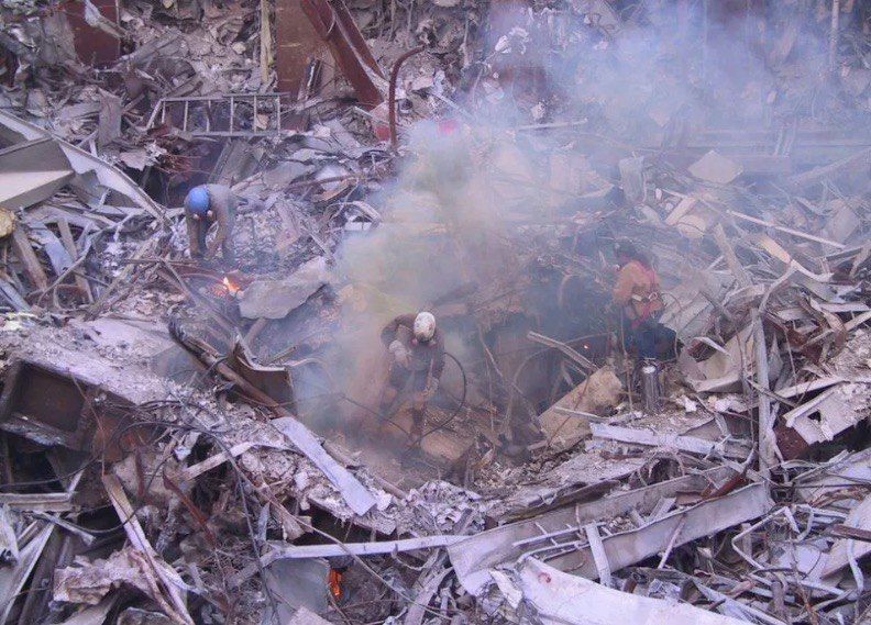 На распродаже были найдены фото с трагедии 9/11, которые никто ещё не видел