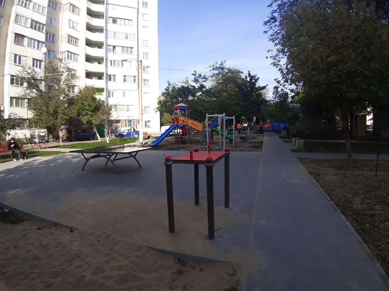 Завершаются работы по благоустройству сквера в столичном секторе Чеканы