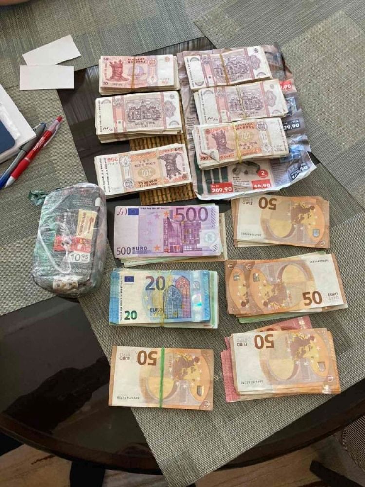 Офицеры НЦБК задержали 4 полицейских, вымогавших взятки у пьяных водителей